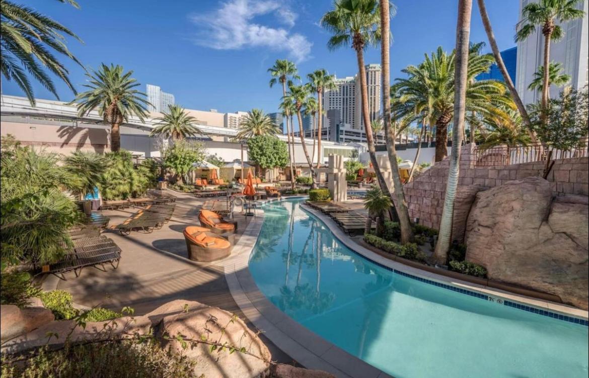 Classic Suite Mgm Signature 25Th Flr Pool View Las Vegas Exterior photo