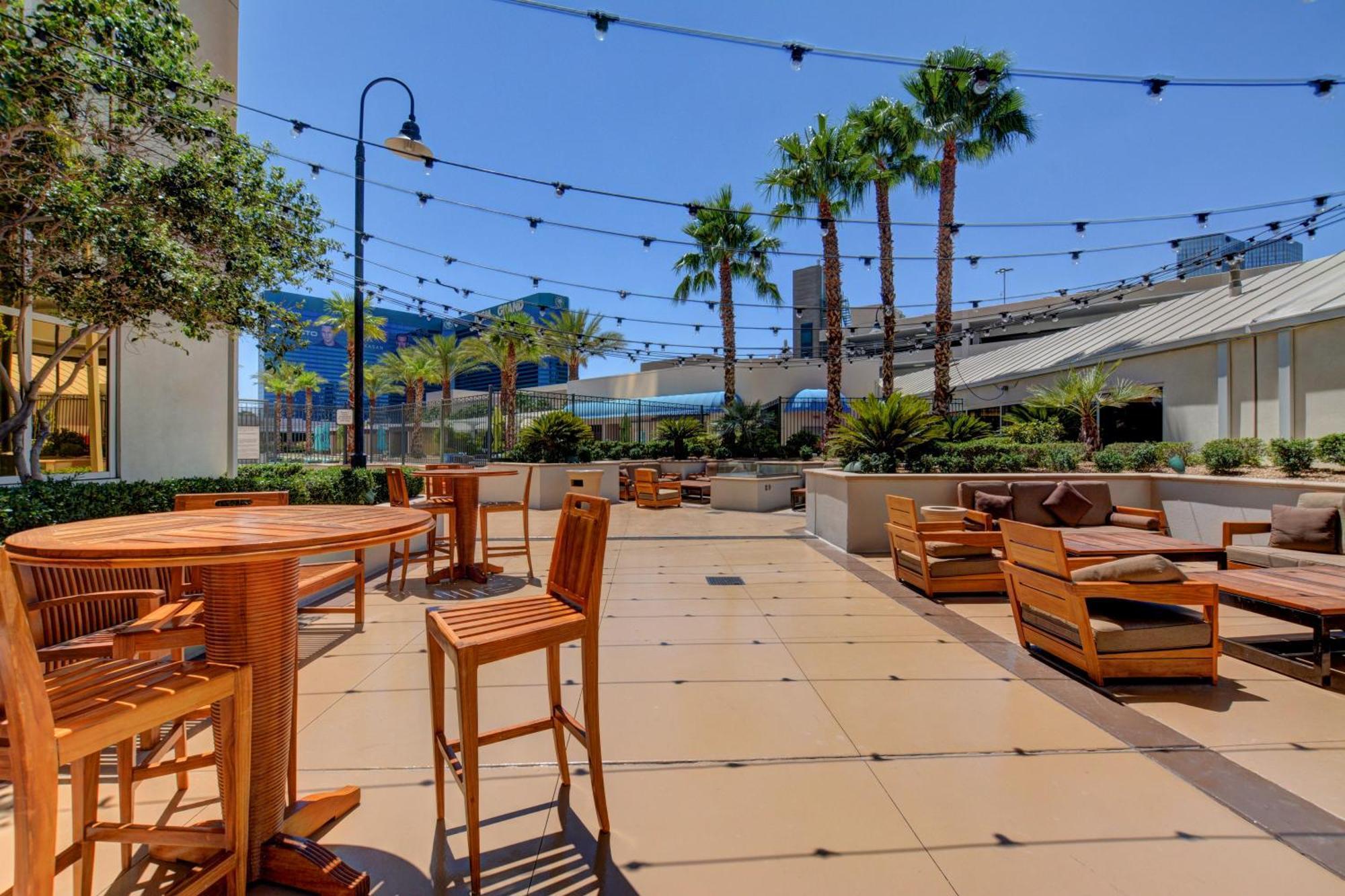 Classic Suite Mgm Signature 25Th Flr Pool View Las Vegas Exterior photo